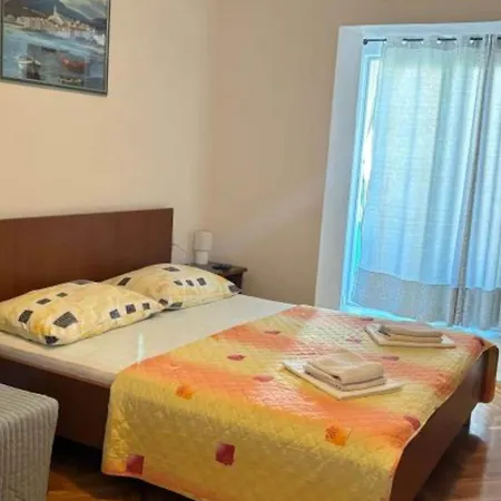 Mira Roso - 3 Apartment Makarska